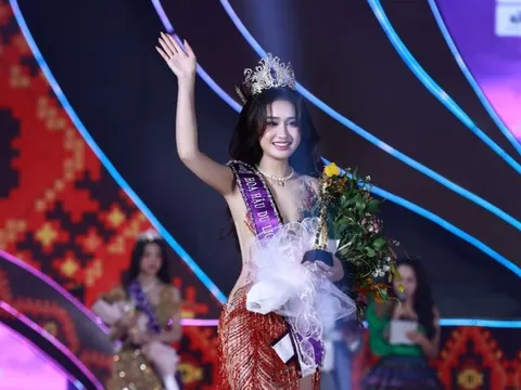 Nữ sinh 2005 giành được vương miện Hoa hậu Du lịch Dân tộc Việt Nam 2025 được nhận xét “gương mặt thanh tú, ánh mắt sáng, phong thái thanh lịch”