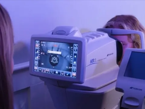 Hợp tác triển khai công nghệ chăm sóc nhãn khoa thông minh tại Việt Nam