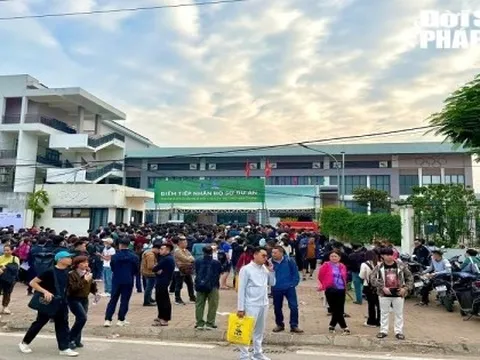 "Cuộc đua" nộp hồ sơ mua nhà ở xã hội: Cận cảnh dòng người chen chân tìm cơ hội an cư tại dự án CT3 Kim Chung