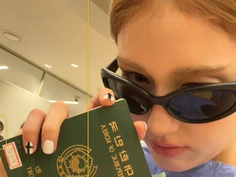 Lộ diện nữ idol được phép sở hữu 3 cuốn hộ chiếu quyền lực nhất thế giới