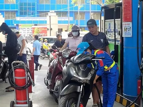 Lộ trình bắt buộc dùng xăng E10