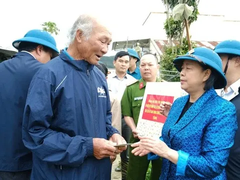 Chủ tịch Ủy ban Trung ương MTTQ Việt Nam thăm hỏi, động viên người dân vùng lũ Lâm Đồng