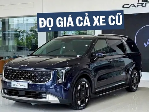 Kia Carnival giảm giá tới 100 triệu tại đại lý, giá thực tế chỉ ngang xe đã qua sử dụng