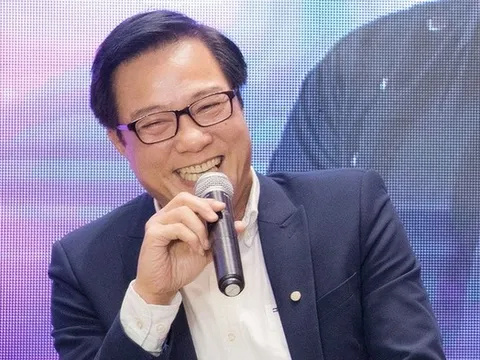 Hôn nhân viên mãn bên vợ kém tuổi của nam NSND đóng phim giờ vàng