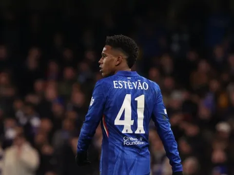 Huyền thoại Henry chỉ ra con đường để Estevao vươn tầm ngôi sao