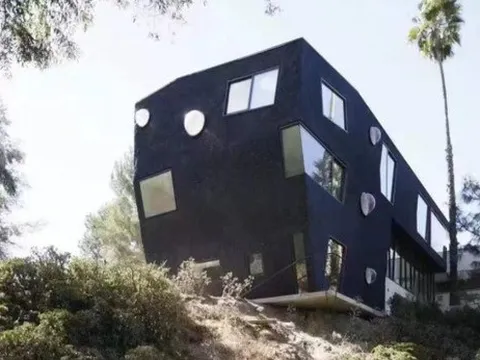 Biệt thự 340m² của diễn viên gia thế "khủng" nhất nhì showbiz