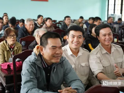 Hơn 300 người dân Đà Nẵng được tư vấn pháp luật, hòa giải tranh chấp và phân loại rác