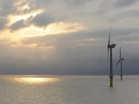 Hành trình tháo dỡ trang trại điện gió ngoài khơi đầu tiên của Đức bắt đầu