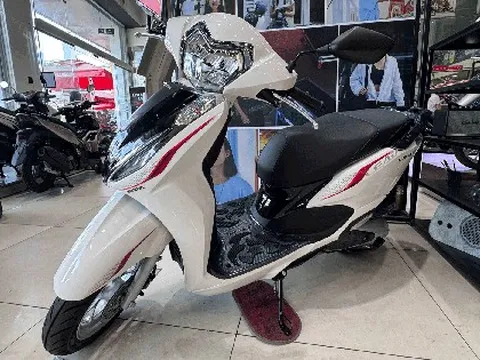 Xe máy Honda bị đẩy giá cao chót vót