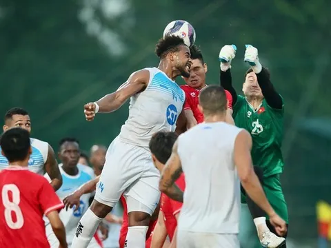 Tuyển Việt Nam thắng CLB Nam Định nhưng hàng thủ vẫn là ẩn số lớn