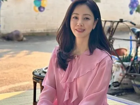 Đến tuổi trung niên, tôi nhận ra kẻ khiến mình nghèo đi không phải mức lương - mà là những khoản chi vô nghĩa bào mòn từng ngày