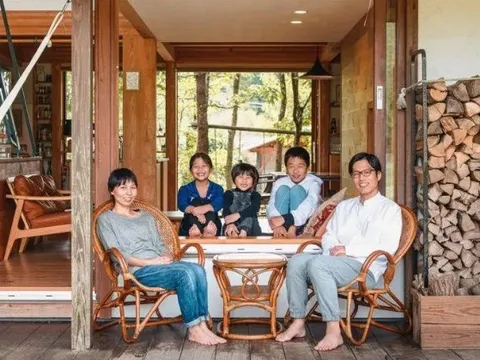 Bỏ phố về quê để "chạm vào thiên nhiên", gia đình 5 người quây quần trong căn nhà 94 m²: Thứ cần nhất là cảm giác hạnh phúc