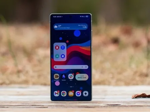 Giảm cực mạnh, chiếc điện thoại này đang "át vía" iPhone 17 Pro Max