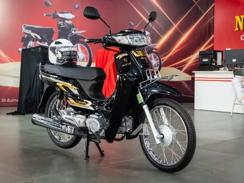 Honda Dream NCX 2026 đầu tiên về Việt Nam: Giá hơn 100 triệu đồng, ngang 2 chiếc SH