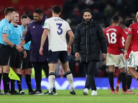 Man United tiếp tục sa sút, HLV Amorim chỉ ra điểm yếu chí mạng