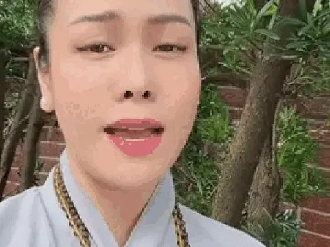 Nhật Kim Anh kêu cứu