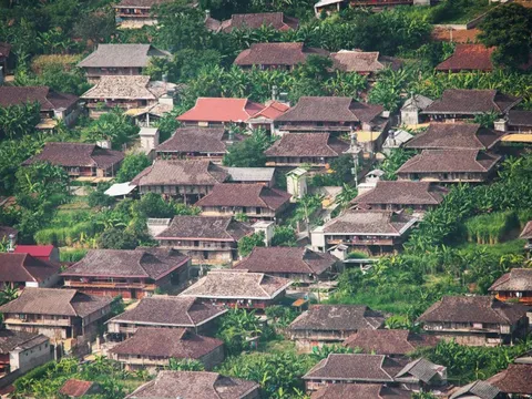 Lý giải nguyên nhân hiện tượng hiếm ở ngôi làng Lạng Sơn: Vì sao 400 nhà dân đều quay về 1 hướng?