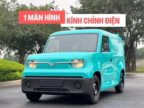 Hình chi tiết VinFast EC Van sắp bàn giao khách hàng: Nội thất tối giản, 1 màn hình, âm thanh radio, kính chỉnh điện, thùng hàng 2.600L