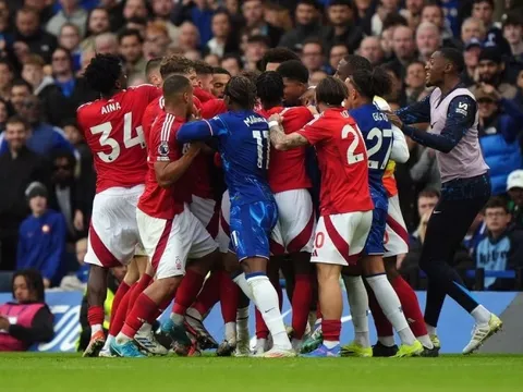 Tát vào mặt đối thủ, cầu thủ Chelsea vẫn thoát án phạt từ FA