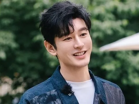 Tài tử Huỳnh Hiểu Minh không quan tâm con gái út, để tình cũ hot girl làm mẹ đơn thân, "còng lưng" trả nợ?