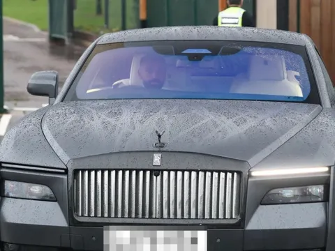 Salah được phát hiện rời sân tập của Liverpool đầy căng thẳng