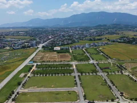 Hà Tĩnh: Gần 50 lô đất sau 10 năm ế ẩm bất ngờ được đấu giá trúng cao gây 'sốc'