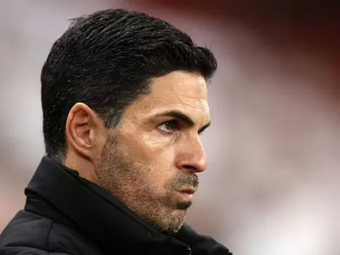 Arsenal khốn đốn, HLV Arteta phải cầu viện tài năng tuổi 16