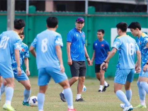 HLV Kim Sang-sik nói gì về sức mạnh của U22 Malaysia?