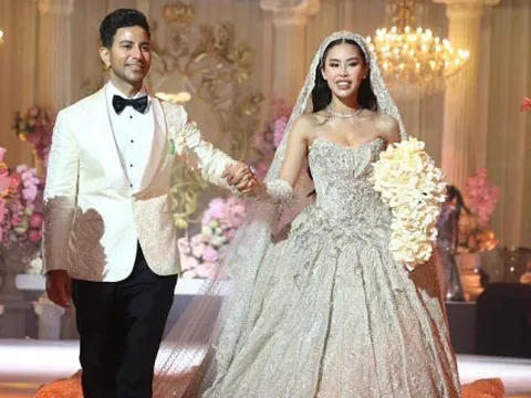 Cô dâu Tiên Nguyễn lộng lẫy, váy cưới đính hàng nghìn viên đá quý