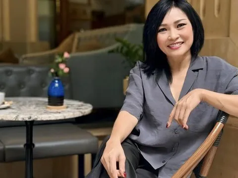 Ca sĩ nổi tiếng U55, quê Thanh Hóa có chồng là người miền núi Ấn Độ: Công khai hơn 1 năm vẫn giấu 1 điều