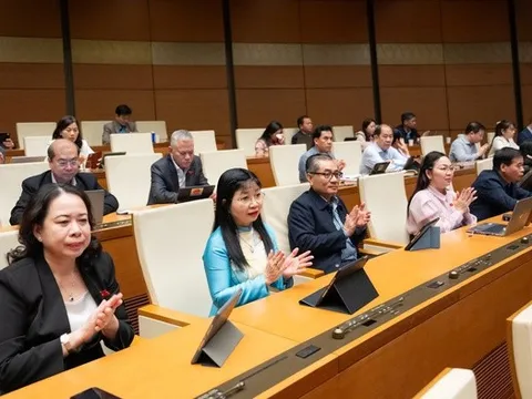 Thông qua Luật Tiết kiệm chống lãng phí, quy định 10 hành vi vi phạm