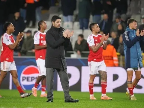 Jesus trở lại ấn tượng, HLV Arteta hé lộ ý tưởng táo bạo cho Arsenal