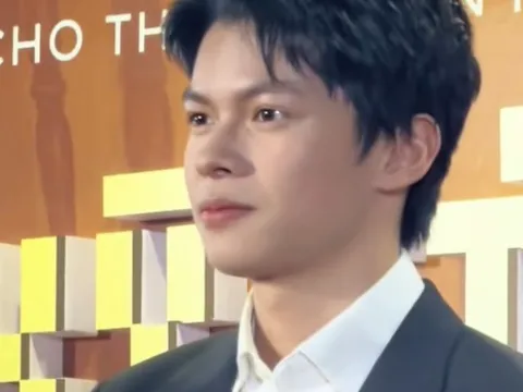 Con trai NSND Trần Lực gây sốt: “Ông cụ non” năm nào giờ hóa mỹ nam