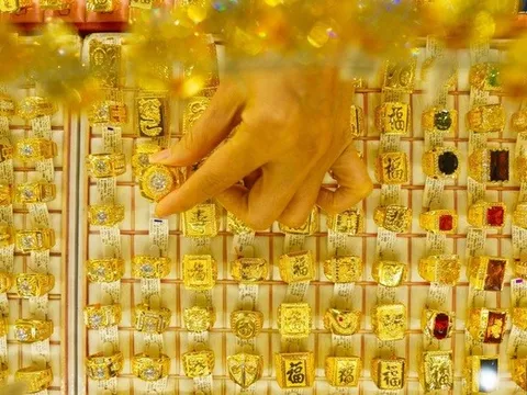 Giá vàng hôm nay 11/12: Tiếp tục tăng vượt mốc 155 triệu đồng/lượng