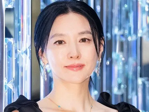 Nữ diễn viên phim "Nàng Dae Jang Geum" gây bất ngờ với nhan sắc trẻ trung ở tuổi U60