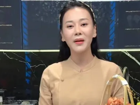 Phương Oanh lộ diện, ngoại hình hiện tại sao lại thế này?