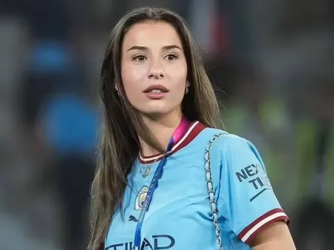 Tiền đạo Haaland tiết lộ bị bạn gái phàn nàn vì bóng đá