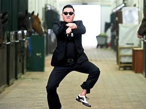 "Ông hoàng điệu nhảy ngựa" bị cảnh sát đột kích khám xét công ty