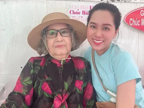 Hậu duệ của “ông hoàng cải lương Hồ Quảng”: Sự nghiệp bế tắc vì scandal đời tư, phải ở ẩn bán hủ tiếu