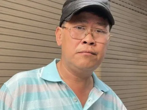 Phước Sang giữa vòng tay yêu thương của đồng nghiệp, ấm áp tình nghệ sĩ