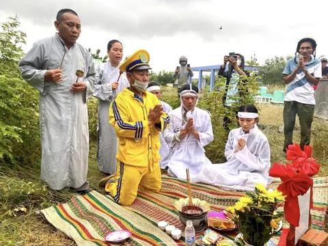 Gia đình nghệ sĩ Thương Tín thông báo khẩn