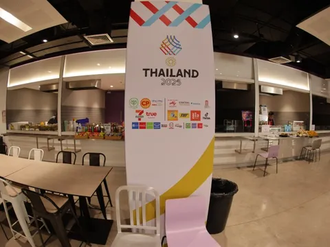 Trung tâm báo chí SEA Games 33 siết chặt an ninh, phóng viên tất bật nhận thẻ tác nghiệp