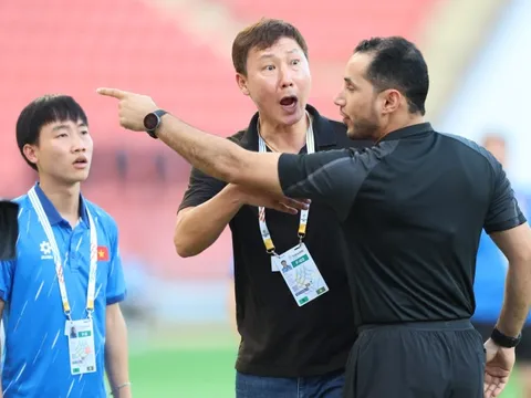 Clip bàn thắng gây tranh cãi của Nguyễn Đình Bắc tại SEA Games 33