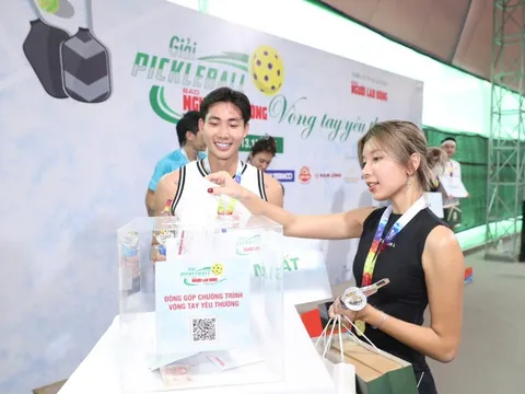 Các nghệ sĩ gửi thiện nguyện toàn bộ số tiền thắng giải Pickleball "Vòng tay yêu thương"