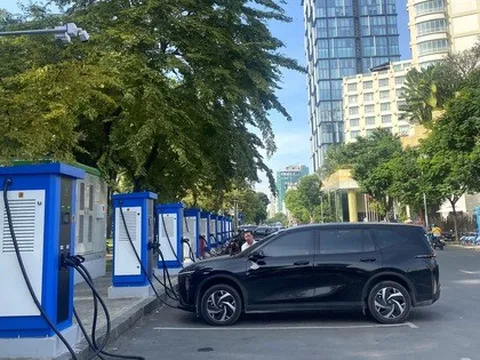 TPHCM: Taxi điện "áp đảo"