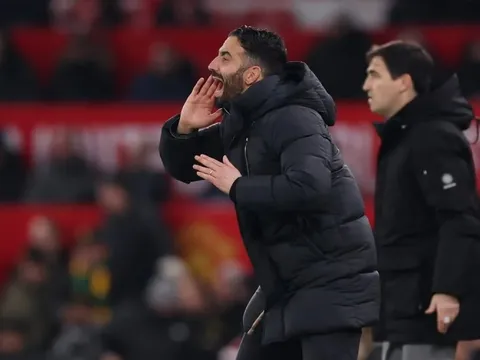 HLV Amorim lên tiếng sau trận hòa 8 bàn thắng của Manchester United