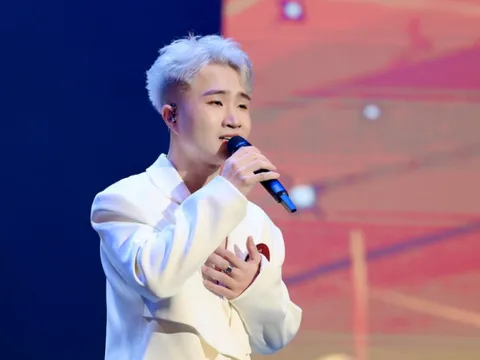 Á quân Tiếng hát Hà Nội là thủ khoa đại học, đỗ thạc sĩ biểu diễn ở tuổi 23