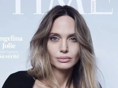 Angelina Jolie công khai vết sẹo cắt bỏ ngực