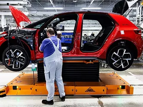 EU bỏ lệnh cấm 100% xe động cơ đốt trong, đưa ra yêu cầu thay thế