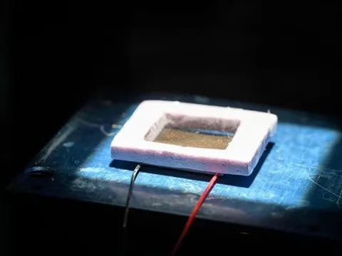 Hệ thống biến sức nóng mặt trời thành điện “xanh”